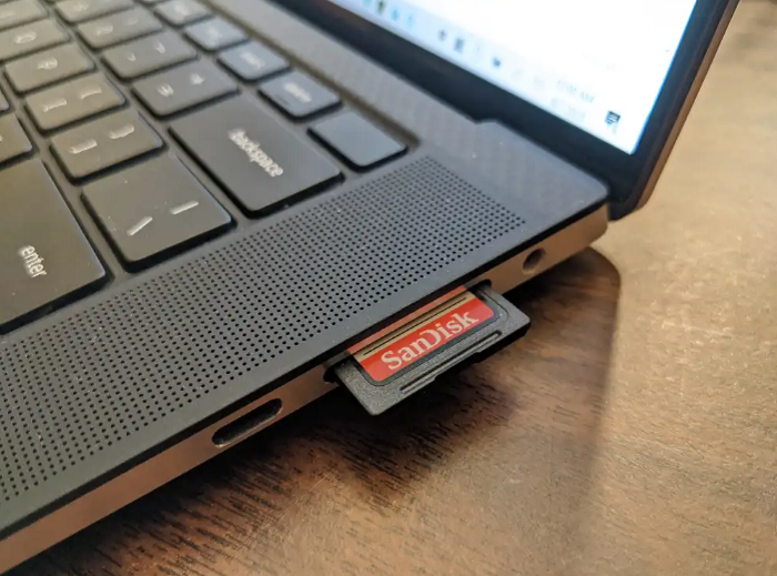 put sd card into pc