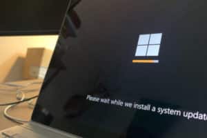 please wait until the current program is finished uninstalling windows 10